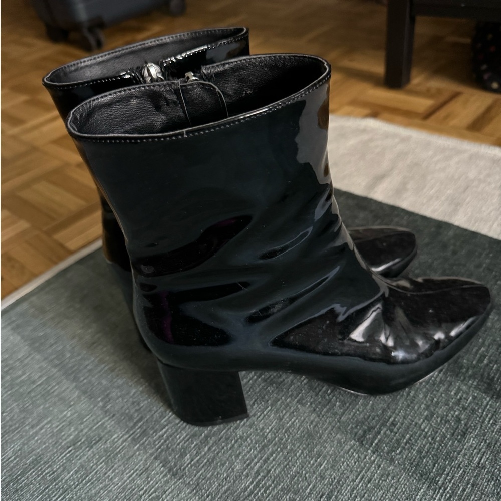 urban outfitters boots